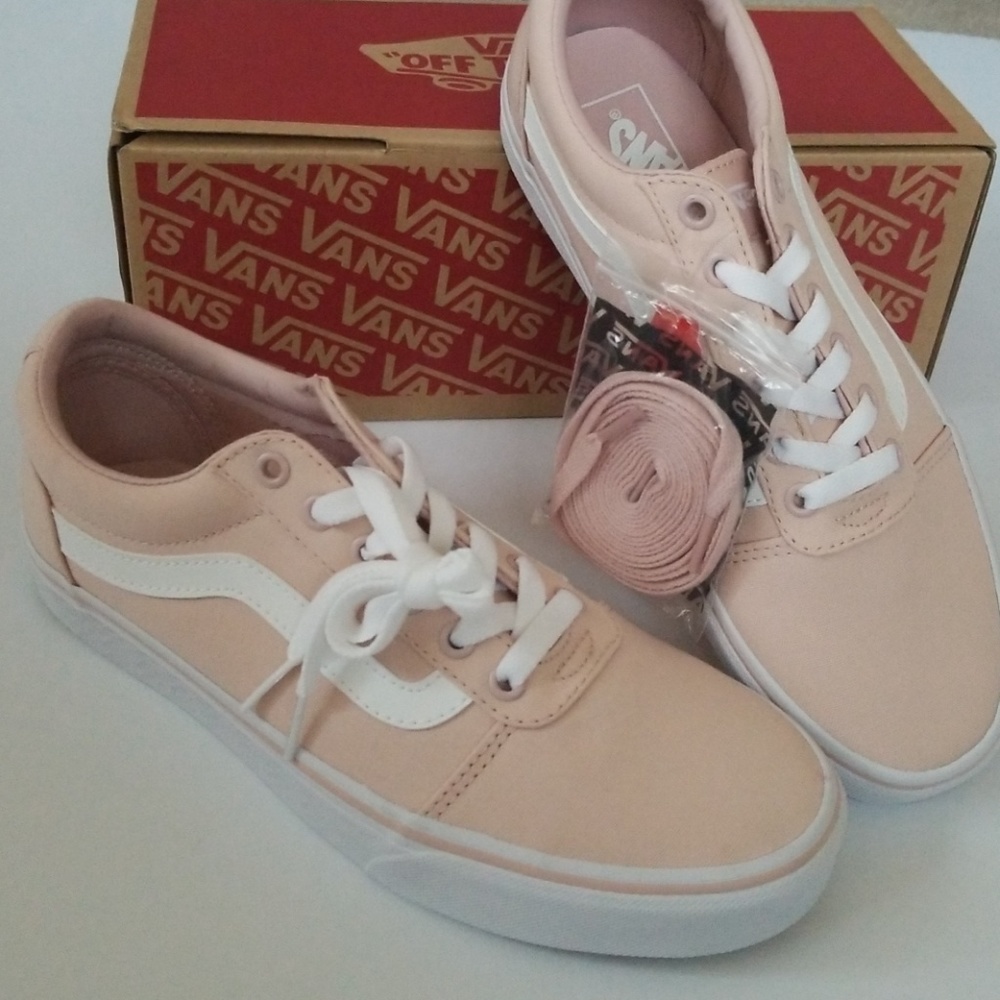 NWT Vans w/ xtra Shoe Laces - Picture 4 of 5